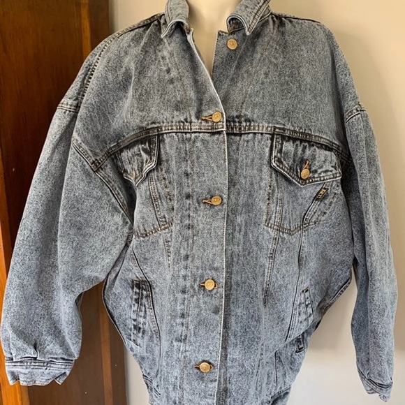 Jean jacket - Picture 1 of 7